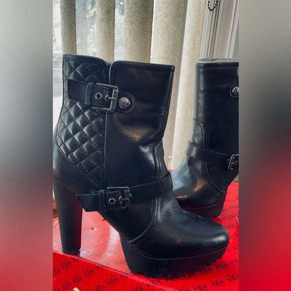 Guess Leather Clary Women 4 inch Heels Round Toe Black Ankle Boot size 10 - Picture 4 of 6